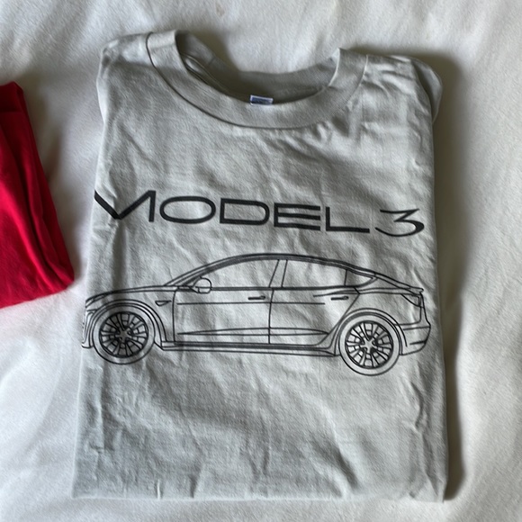 Two Tesla model 3 T-shirts - Picture 2 of 5